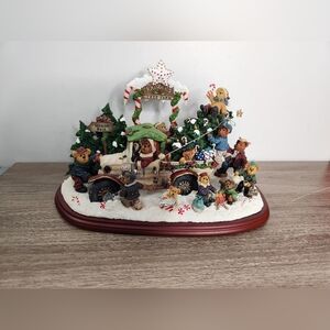 The Boyds Bears at Kringle's Tree Farm Christmas Decoration Danbury Mint